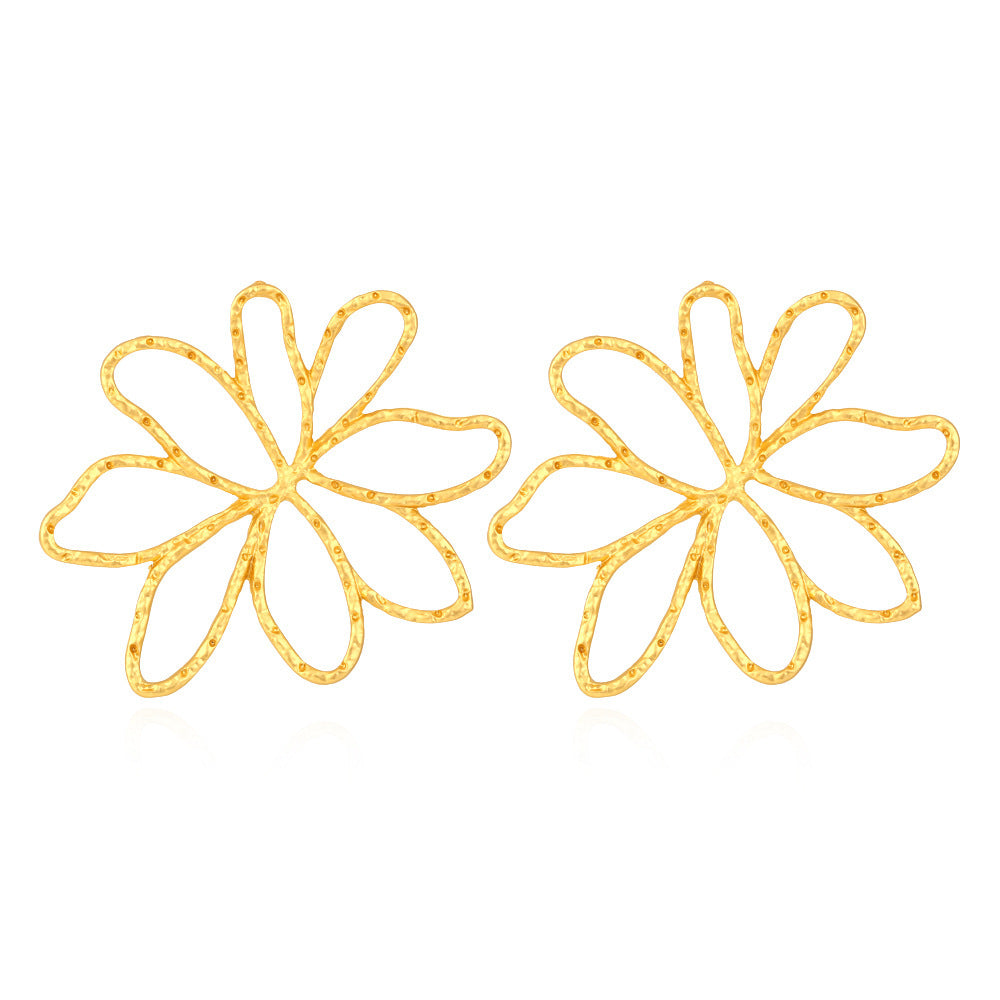 Holly Flower Gold Earrings