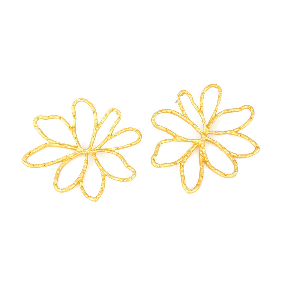 Holly Flower Gold Earrings